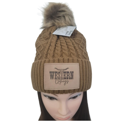 Tuque avec pompon et patch de cuir | Beige, caramel ou noir