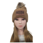 Tuque avec pompon | Caramel et patch de cuir foncée